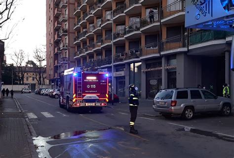 Roma Incendio In Un Appartamento A Bracciano Feriti Due Bambini