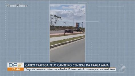 VÍDEO Carro é flagrado enquanto trafegava na ciclovia de canteiro