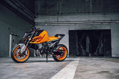 Motorrad Vergleich Ktm Duke Vs Ktm Super Duke R