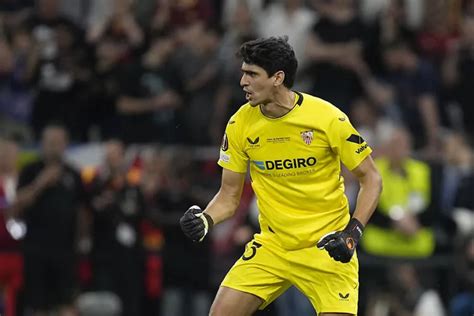 Real Madrid Yassine Bounou Pressenti Pour Remplacer Thibault Courtois