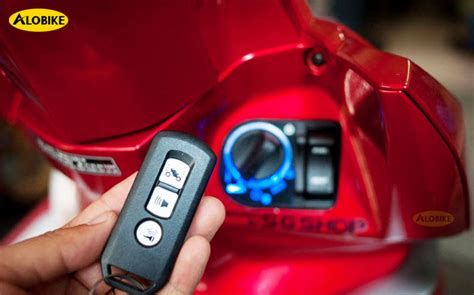 Hướng dẫn cách thay pin khoá smartkey xe máy Honda Yamaha