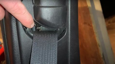 How To Fix A Seat Belt That Won T Retract Or Pull Out Step By Step