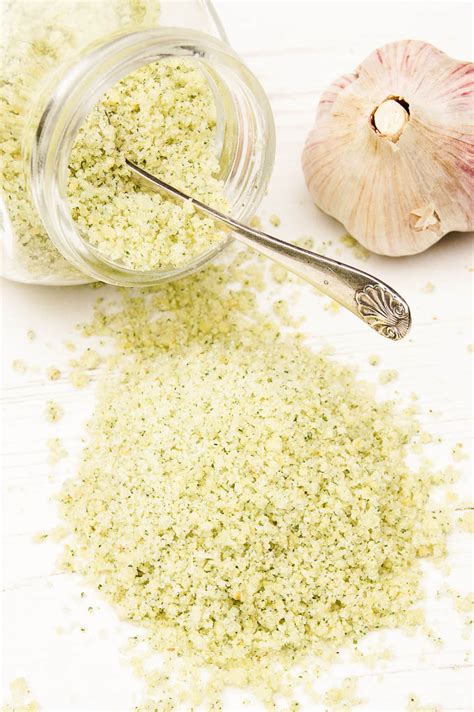 Easy Homemade Garlic Salt