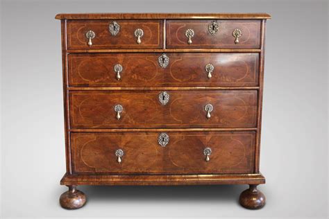 Th Century Queen Anne Period Walnut Chest Of Drawers Antique Chests