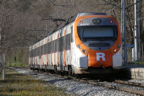 Renfe suspende 22 trenes AVE por el robo de cables en la línea entre