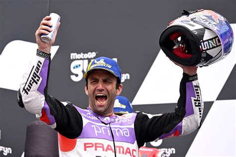 Moto Gp Le Fran Ais Johann Zarco Soffre Sa Premi Re Victoire