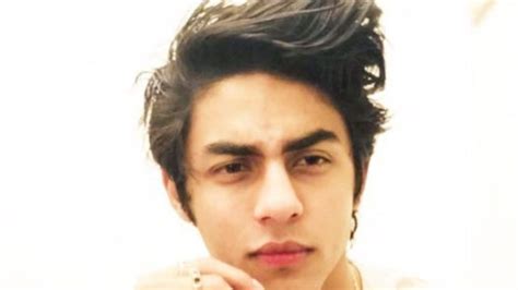 Shah Rukh Khans Son Aryan To Make His Bollywood Debut As Director On A