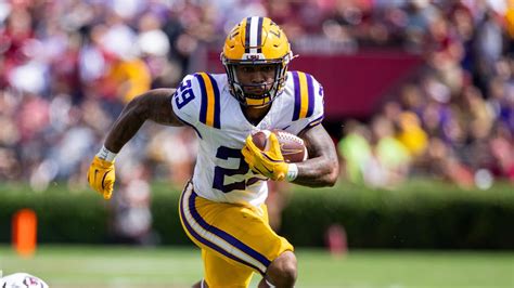 Lsu Vs Arkansas Football Picks What The Oddsmakers Say