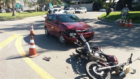 Motociclista Fica Ferido Após Se Envolver Em Acidente Com Carro Na Br 393 Em Volta Redonda