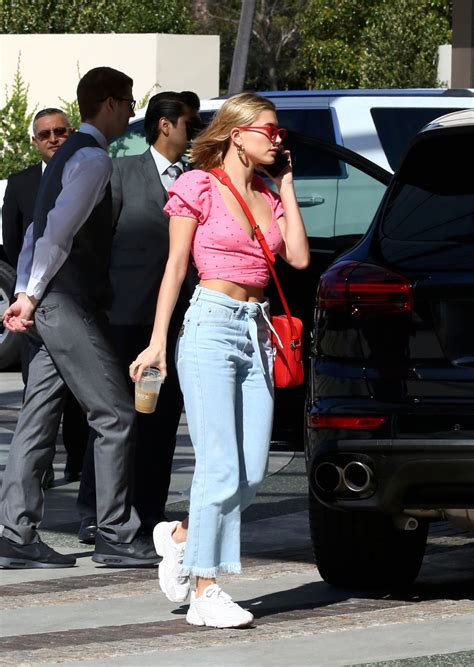 Hailey Baldwin Hot Celebs Home