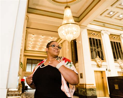 Classy and Sophisticated Birthday Photo Session at Hotel Monaco