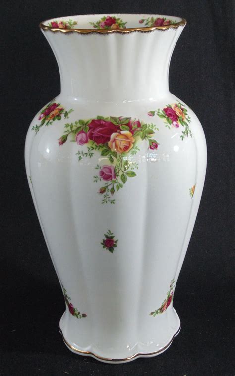 Royal Albert Old Country Rose England Vase Smolle S A Trading Mart