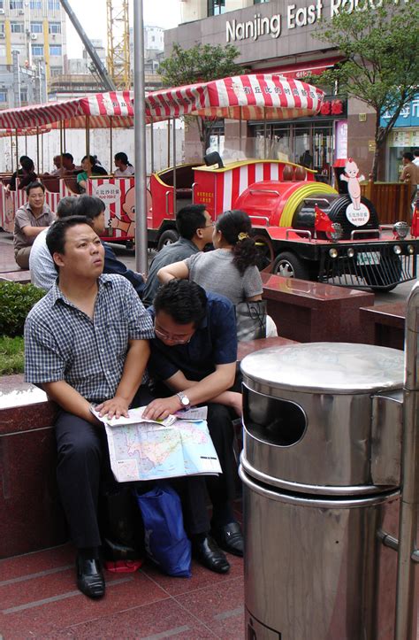 The People of Shanghai along Nanjing Road - Travel Photos by Galen R ...