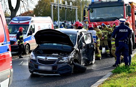 Szczecin Zderzenie Samochodu Osobowego Z Autobusem RMF24