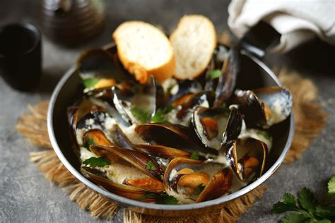 Mussels with Traditional Poulette Sauce