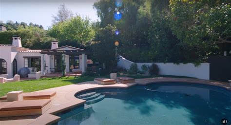 Kendall Jenner House Exterior 2020 - Erikriley