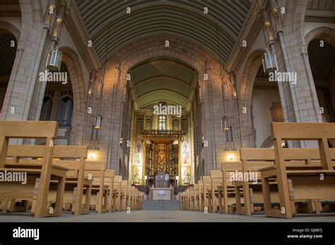 Leeds cathedral hi-res stock photography and images - Alamy