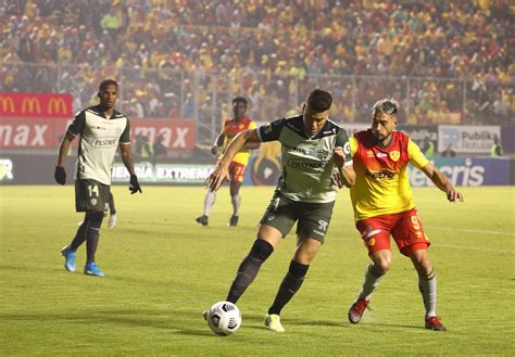 El jugador de Barcelona que fue reprendido por Fabián Bustos | HIT