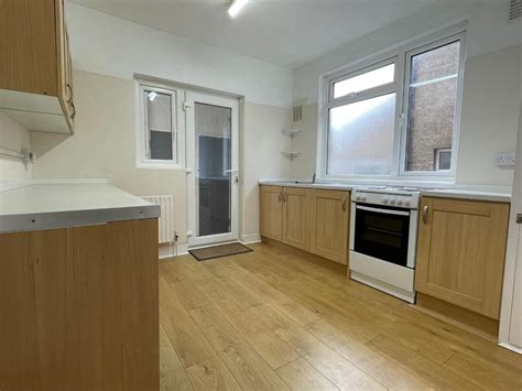 Hangleton Road Hove 1 Bed Flat 1 175 Pcm 271 Pw