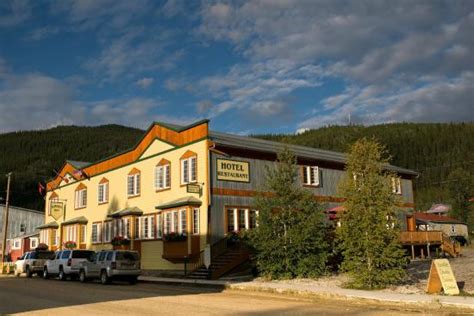 AURORA INN - Prices & Hotel Reviews (Dawson City, Yukon)