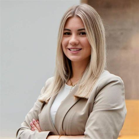 Hannah Windeck Social Media Marketing Managerin Promedi