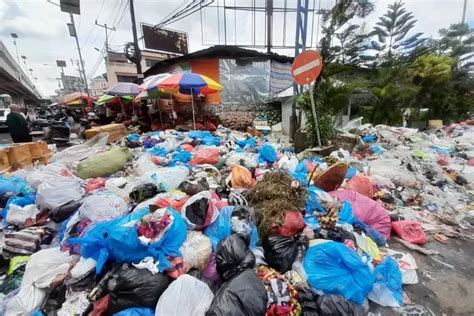 Bukittinggi Darurat Sampah Akibat Tpa Payakumbuh Longsor Dlh Berjibaku