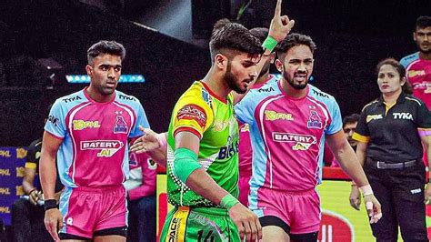 Pro Kabaddi League Season 10 Ajiths 16 Point Helped Jaipur Pink