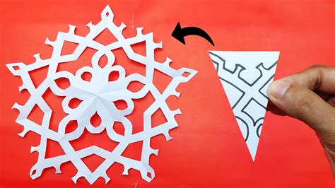 How To Make A Snowflake Out Of Paper Easy Paper Cutting Snowflakes For Christmas🎄 Youtube