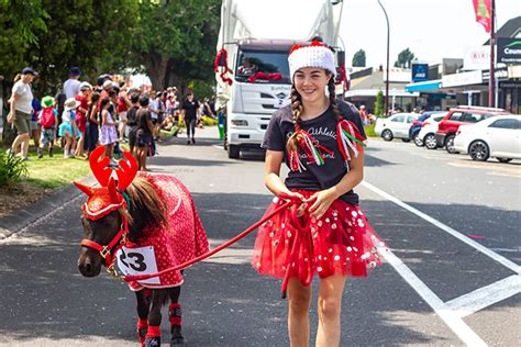 Sunlive Kiwifruit Celebrated In Te Puke Christmas Parade The Bay S