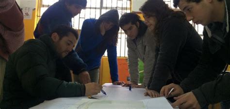 Alumnos Arqudd Trabajando En Sonr E Udd Arquitectura Santiago