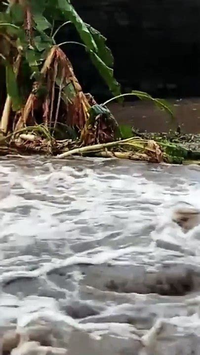 Ap S Forte Chuva Barragem Rompe E Gua Assusta Moradores De Cidade No