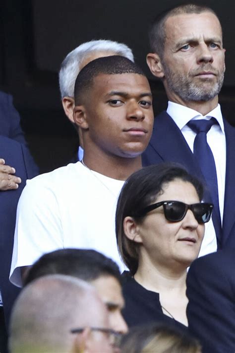 Photo Kylian Mbappé Et Sa Maman Fayza Lamari Finale De La Coupe Du Monde Féminine De