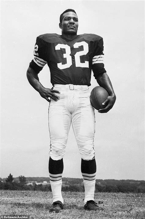 Le Grand Porteur De Ballon De Tous Les Temps De La NFL Jim Brown Est