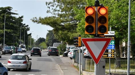 Imola Semafori Intelligenti Per Tutelare Ciclisti E Pedoni