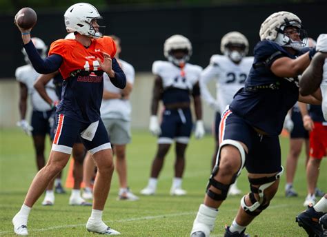 The Best Images From Auburn Footballs Tuesday Practice