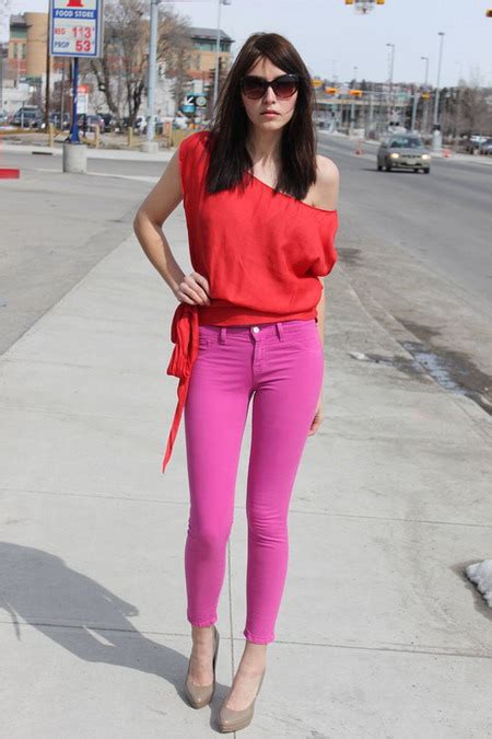 How To Wear Colored Skinny Jeans To Look Hot And Stylish ~ Women Lifestyles