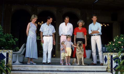 La Familia Real Y Su Pasi N Por Los Perros Las Fotos De Las Mascotas