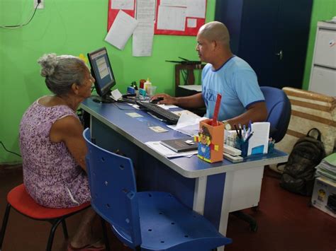 G1 Pf Descobre Beneficiário Abastecendo Veículo De Luxo Com Bolsa