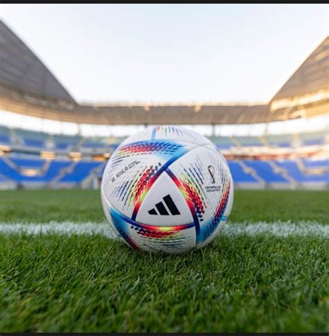 Messi presentó Al Rihla la pelota oficial del Mundial de Qatar 2022