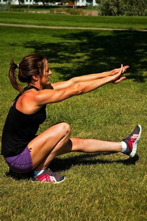 One Leg Squat stock image. Image of legged, exercising - 33677299