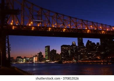 Manhattan Roosevelt Island Bridge Night New Stock Photo 370813526 ...