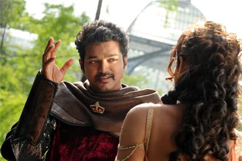 Actress Gallery: Nanban Movie Stills