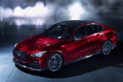 Sebastian Vettel Drives The 560hp Infiniti Q50 Eau Rouge • Autotalk