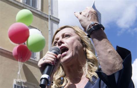 Giorgia Meloni In Piazza Montecitorio Settembre Dago Fotogallery