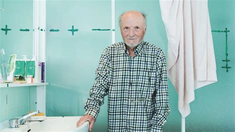 Homenaje A Antonio L Pez A Trav S De Su Obra Lavabo Y Espejo