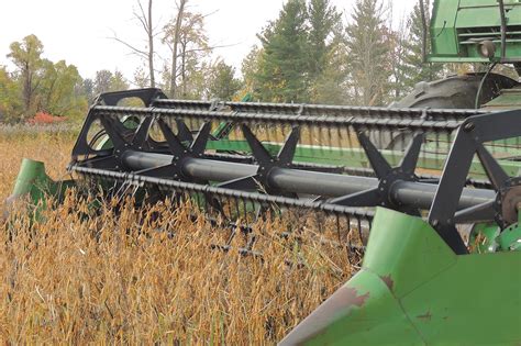 John Deere Harvesting Beans