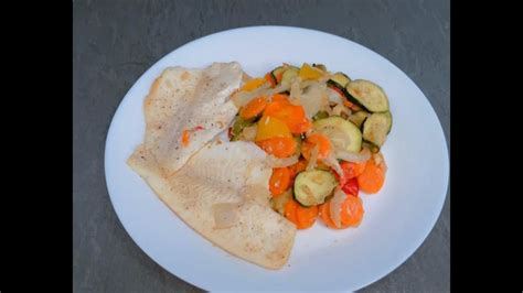 Recette Saine de Poisson au Four avec Légumes Rôtis Idéal pour la