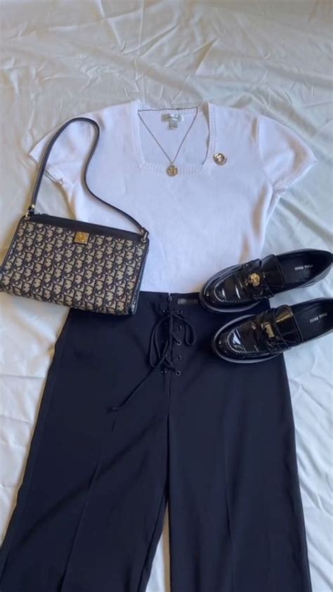 Pin By Ainhoa Varas On Guarda Ropa Preppy Chic Outfits Fashion Inspo