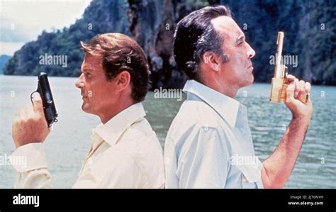 El Hombre Con Th Golden Gun United Artists Filme Con Roger Moore