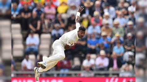 Hardik Pandya Has to Work on His Bowling Action if he Wants to Play Test Cricket For a Long Time ...